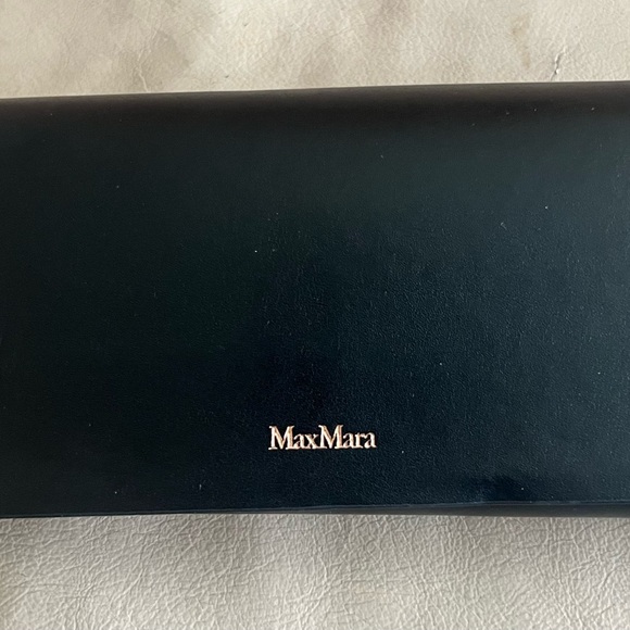 MAXMARA EYE
MM-0112-K-5957F - Picture 10 of 10